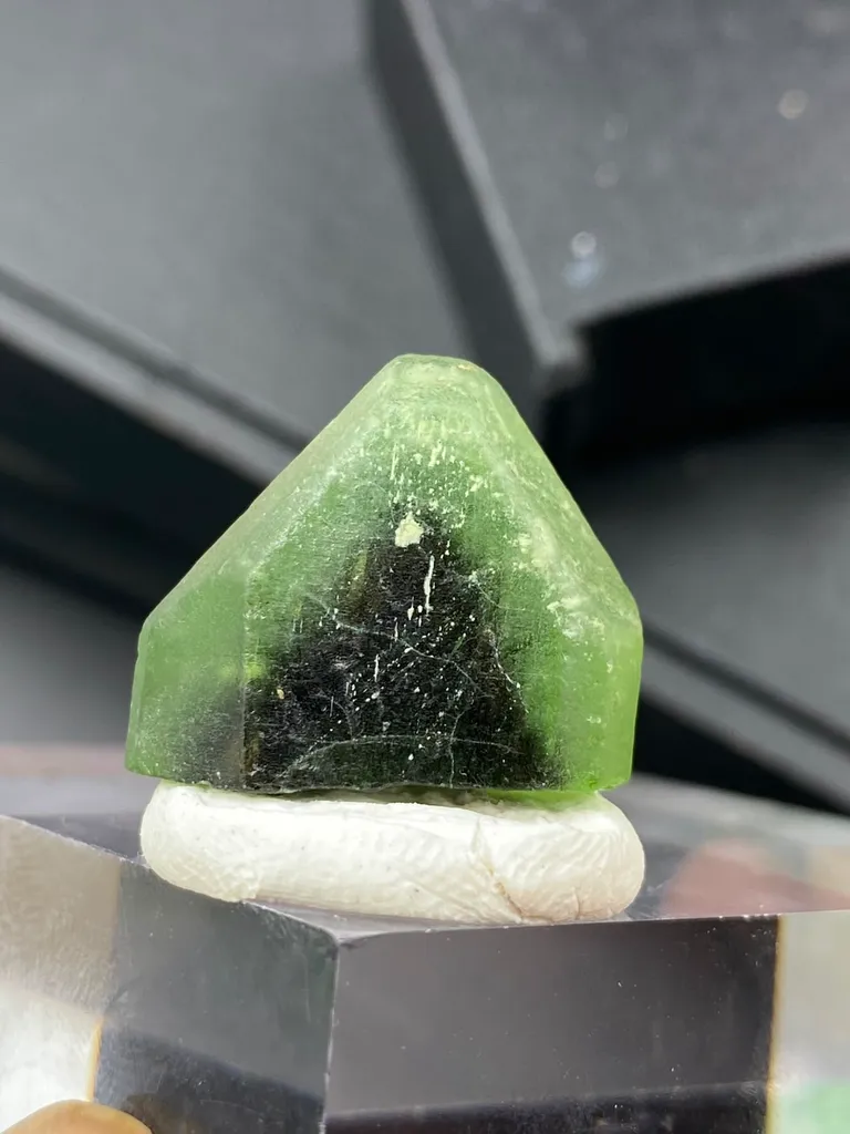 10.00 Grams Naturally Terminated Rare Ludwigite Faceted Grade Crystal from Kohistan Pakistan. - image 2
