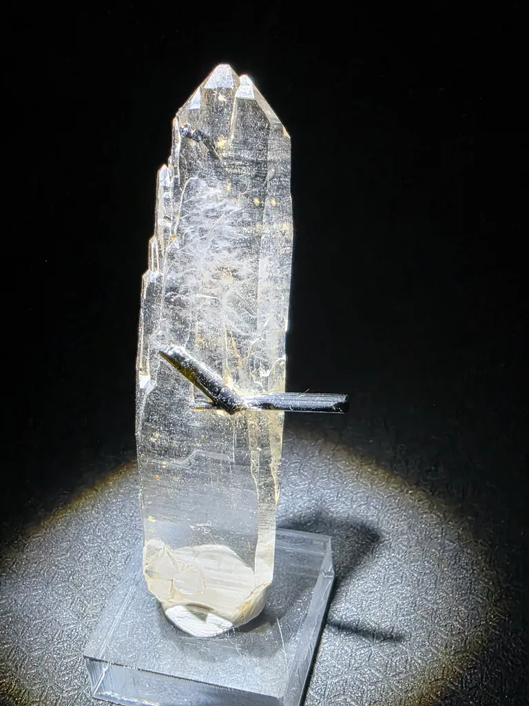 10:15 quartz - image 5