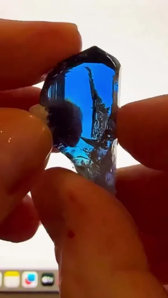 11.1 GRAMS OF INTENSE Tanzanite COLOR - image 3