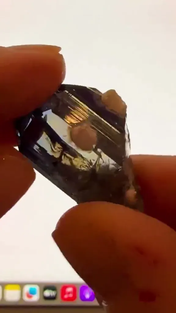 11.1 GRAMS OF INTENSE Tanzanite COLOR - image 2