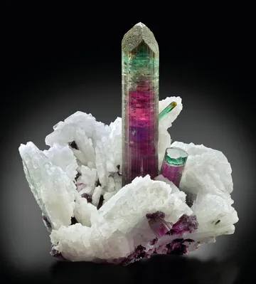 Burkhard’s Pocket, Pederneira Mine, São José da Safira, Brazil Locality Guide