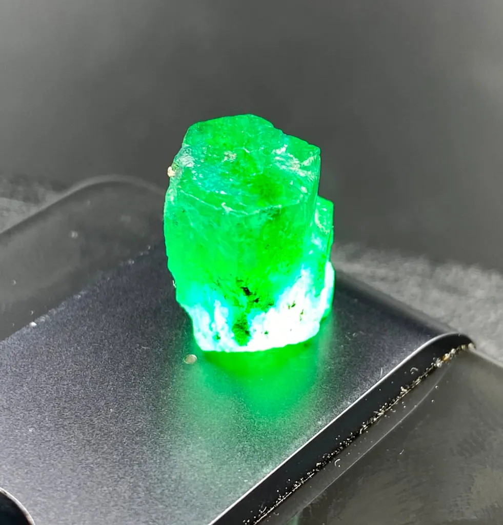 2.36 Gram Natural Emerald Faceted Grade Chunk From Swat Valley Pakistan - image 4