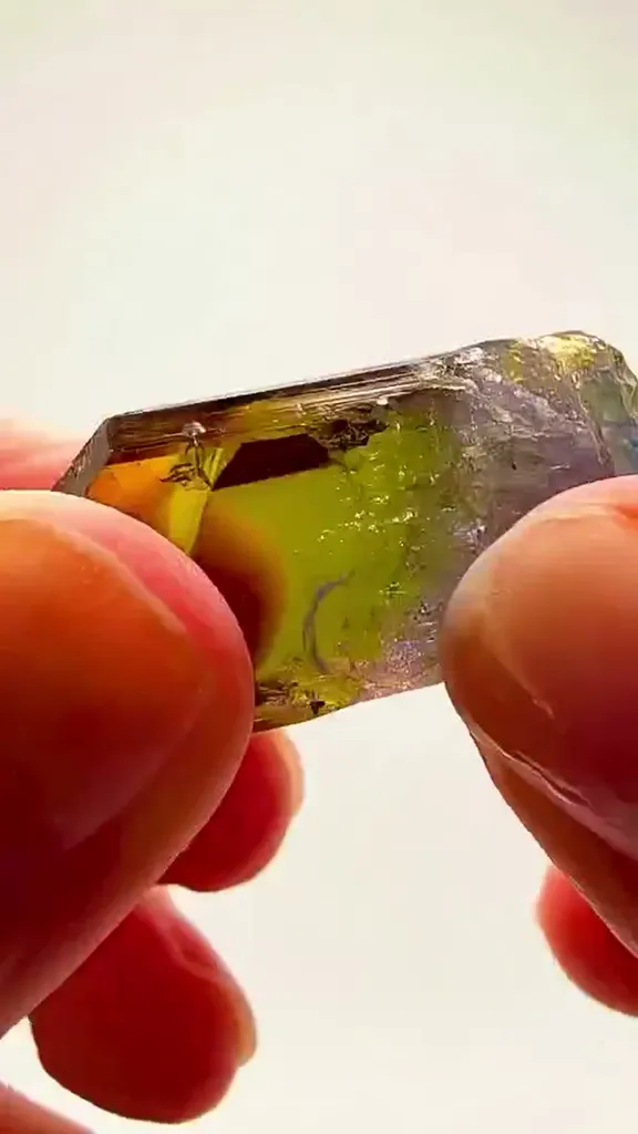 27.86 gram NATURAL Tanzanite MAGIC - image 4