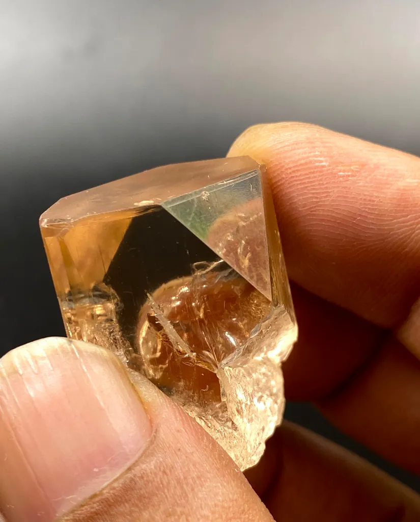 29.50 Grams Cutting Grade Natural Topaz from Pakistan, Gilgit-Baltistan, Shigar District, Basha Valley - image 7