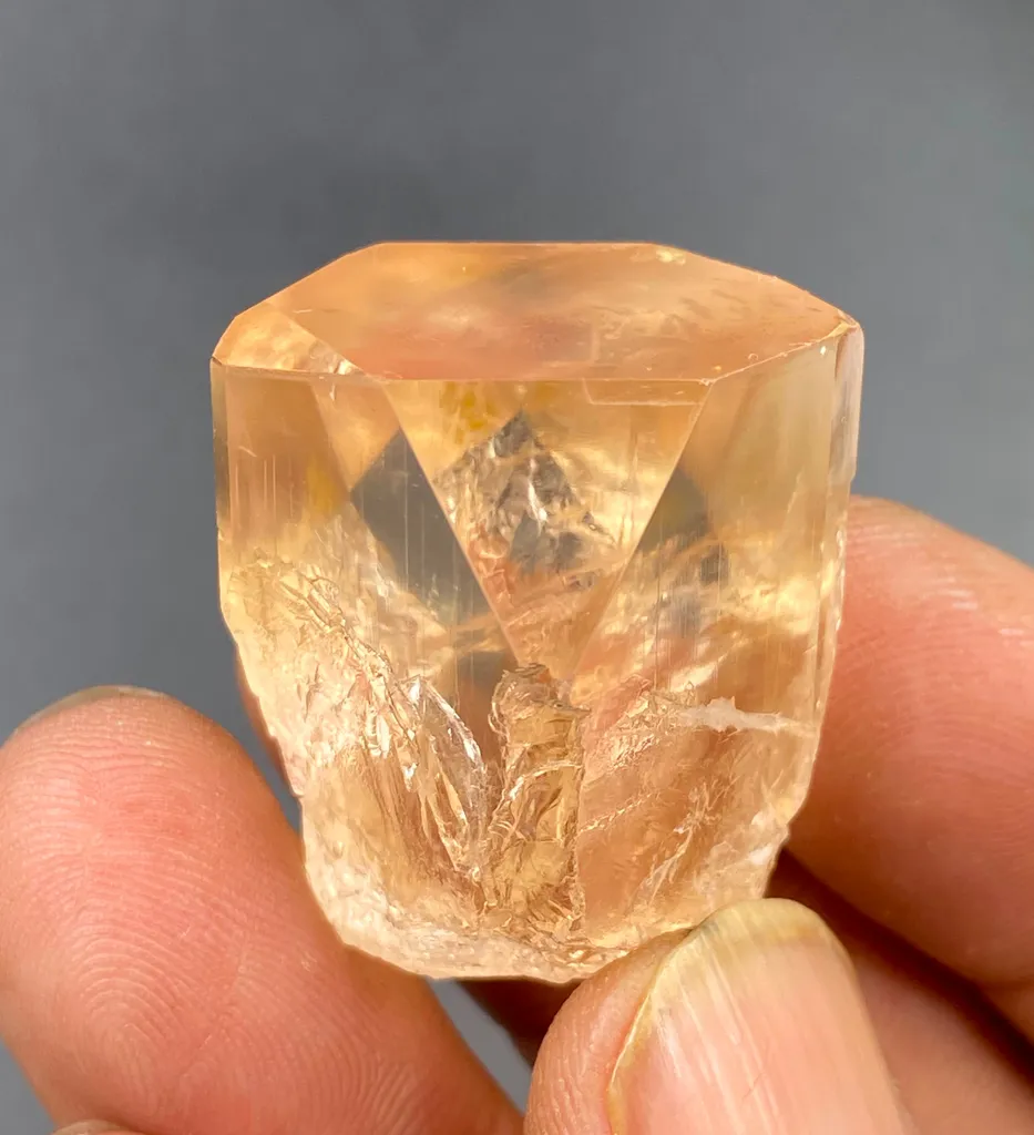 29.50 Grams Cutting Grade Natural Topaz from Pakistan, Gilgit-Baltistan, Shigar District, Basha Valley - image 3