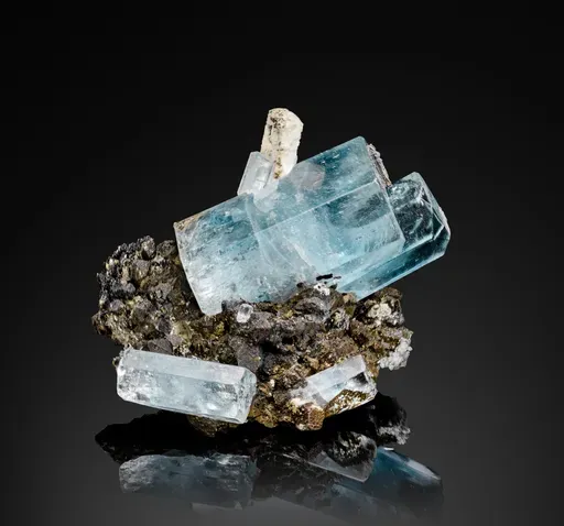 New Collectors, Stores and Spotlight On Aquamarine - EarthWonders Newsletter #11