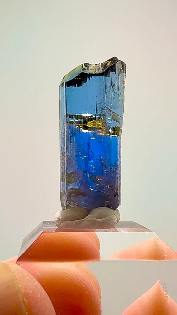 3.12 GRAMS OF NATURAL Tanzanite FIRE image