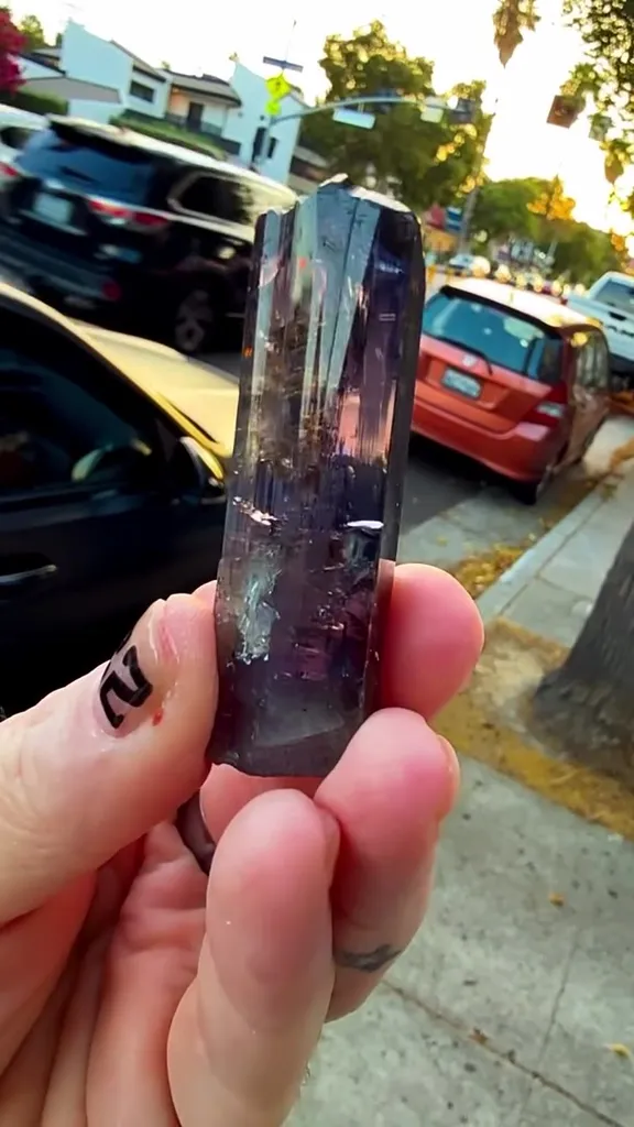 34.24 gram NATURAL Tanzanite MAGIC image