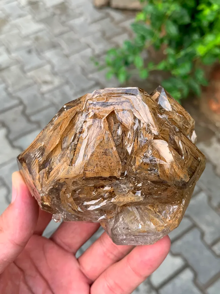 414 grams of window quartz from Pakistan image