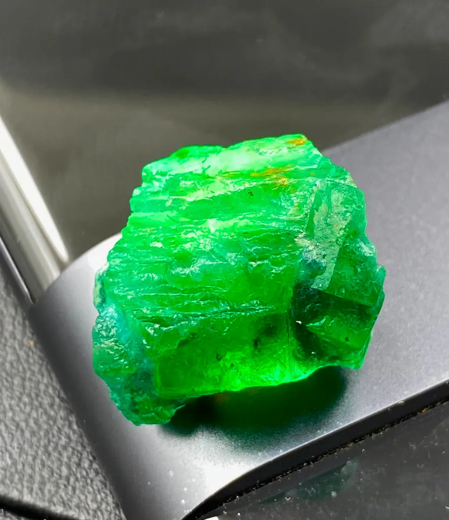 5.00 Gram Faceted Grade Natural Emerald From Swat Valley Pakistan - image 2