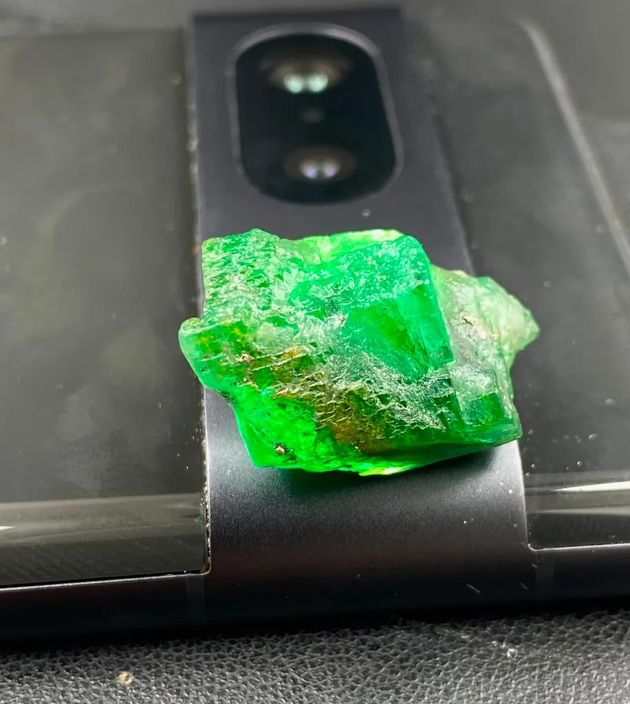6.00 Gram Natural Emerald Specimen From Swat Valley Pakistan - image 4