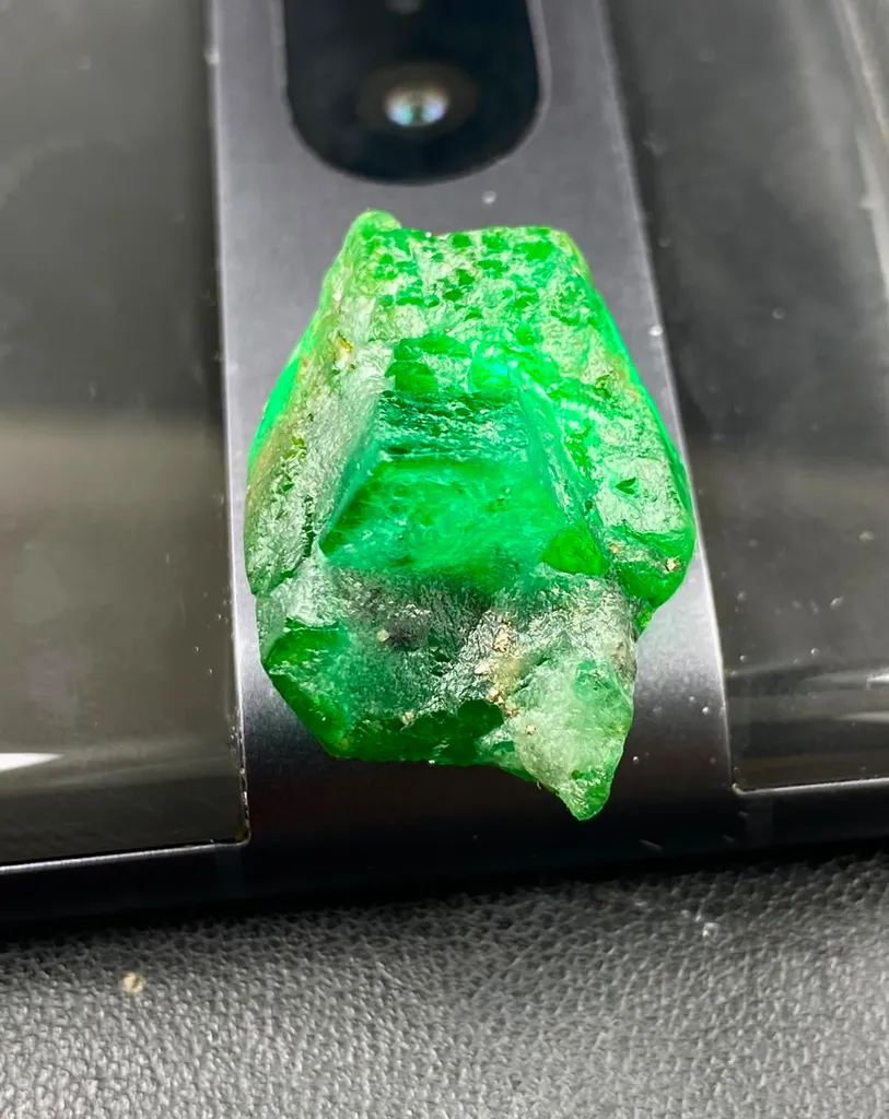 6.00 Gram Natural Emerald Specimen From Swat Valley Pakistan - image 3