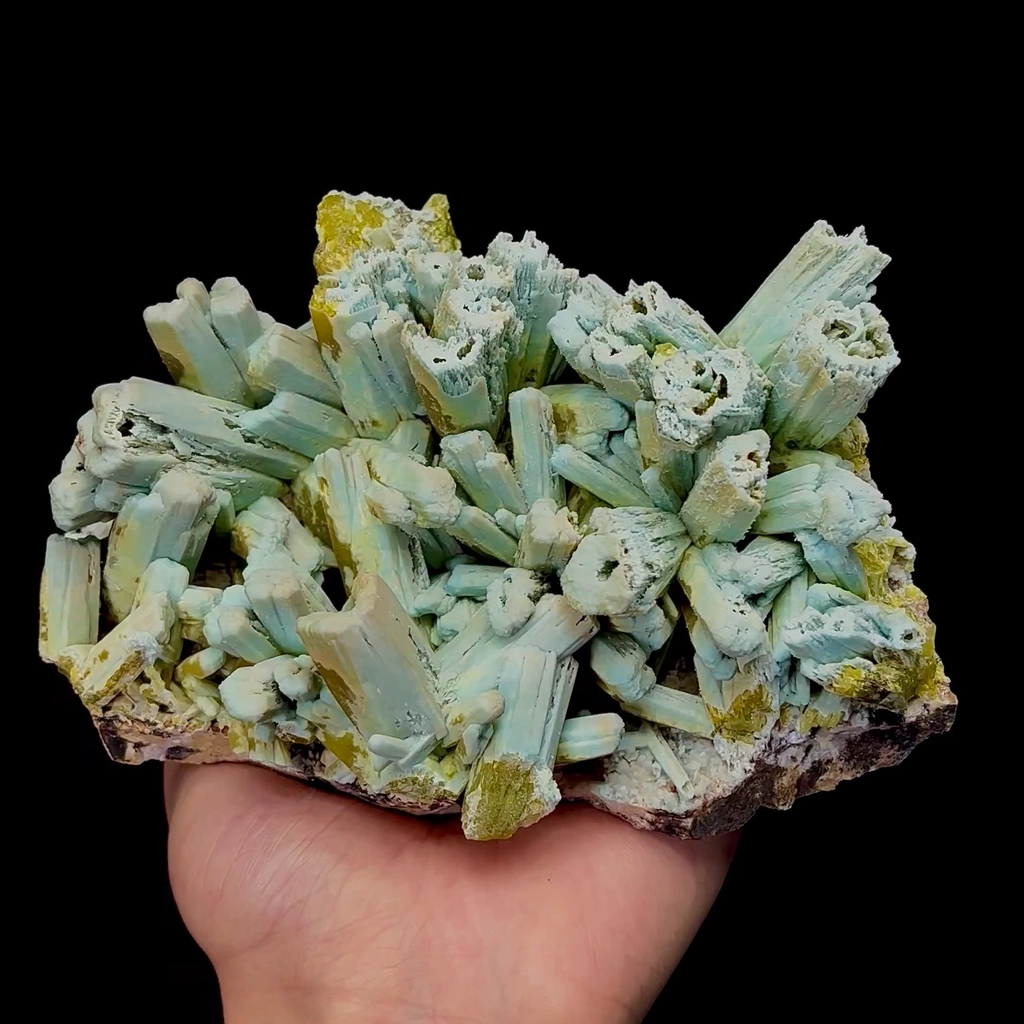 Natural Pyromorphite Mineral Specimen,High Quality Specimen,GUILIN,GUANGXI,CHINA(160*130*66mm)