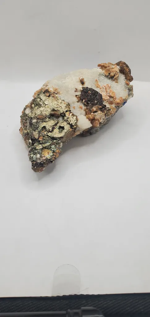 630 Grams Lazurite Pyrite Fluorescent Phlogopite and with some other Minerals - image 4