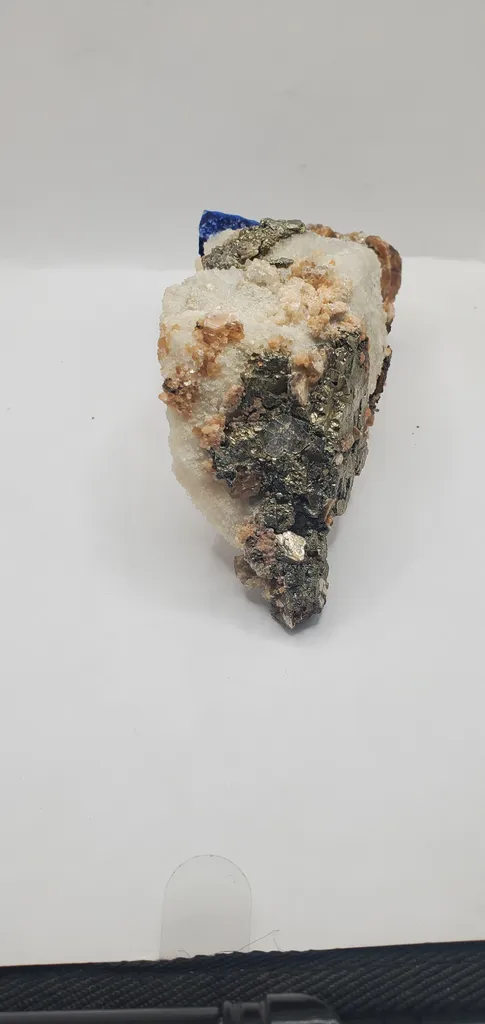 630 Grams Lazurite Pyrite Fluorescent Phlogopite and with some other Minerals - image 10