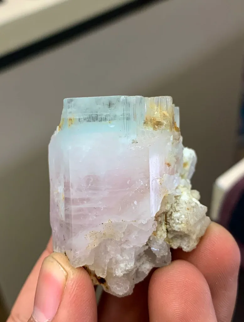 64.3g Natural Bi-Color Beryl Crystal (Aqua-Morganite) – Fully Terminated – Skardu, Pakistan image