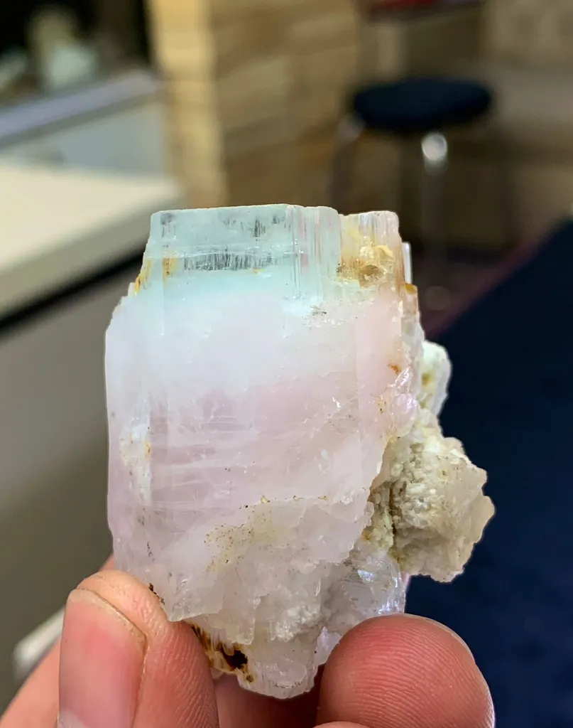 64.3g Natural Bi-Color Beryl Crystal (Aqua-Morganite) – Fully Terminated – Skardu, Pakistan - image 2