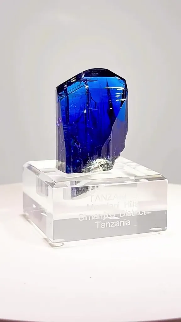 66 GRAMS OF PURE Tanzanite MAGIC image