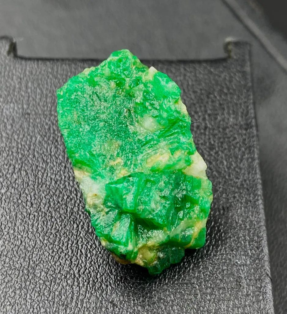 8.00 Gram Natural Emerald Specimen Chunk From Swat Valley Pakistan - image 2