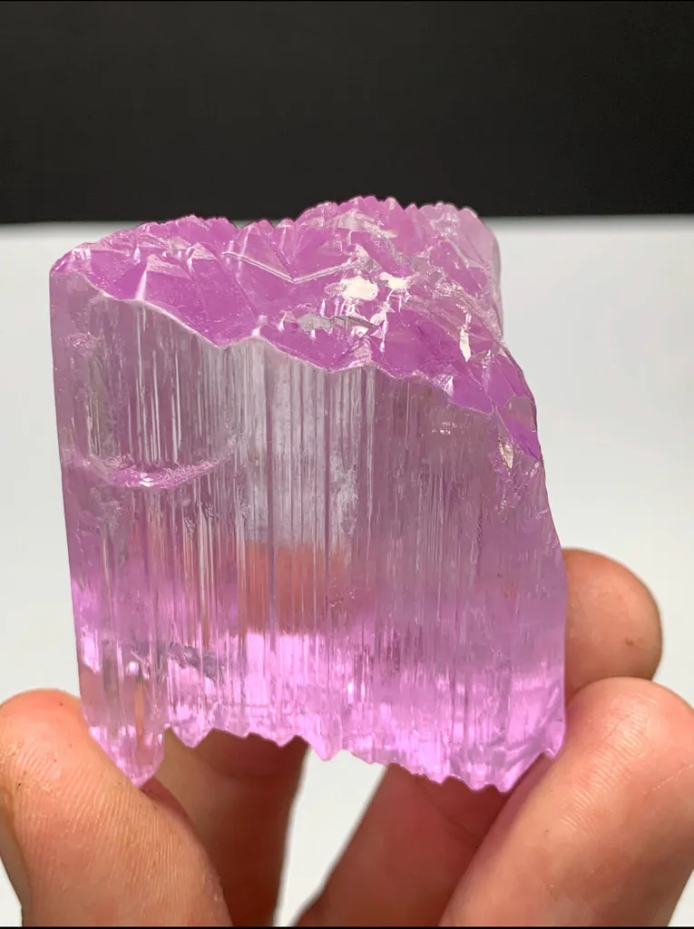 82 Carats Beautiful Purple Kunzite Crystal - image 5