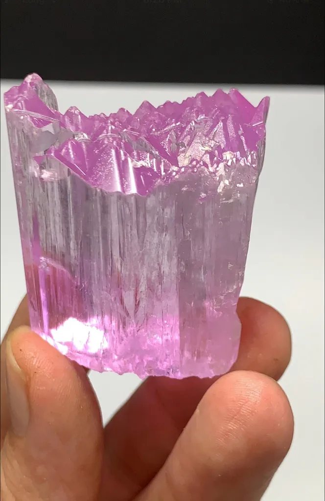 82 Carats Beautiful Purple Kunzite Crystal - image 9
