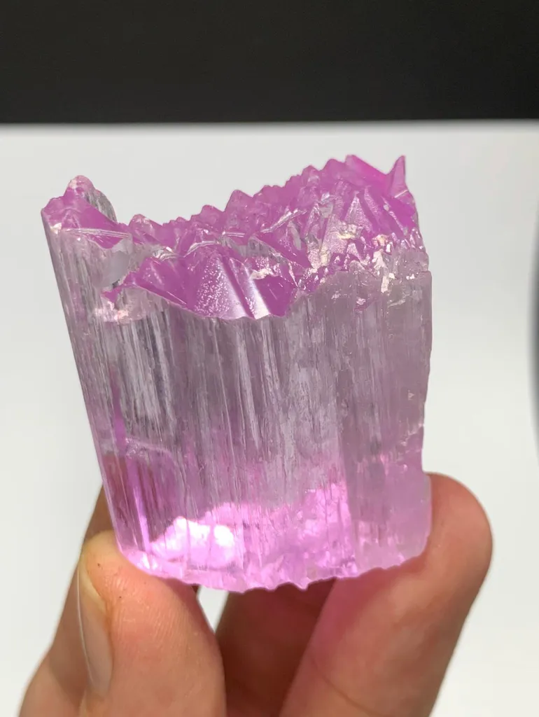 82 Carats Beautiful Purple Kunzite Crystal - image 2