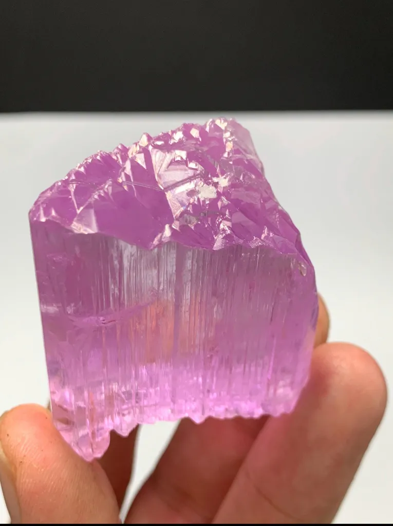 82 Carats Beautiful Purple Kunzite Crystal - image 8