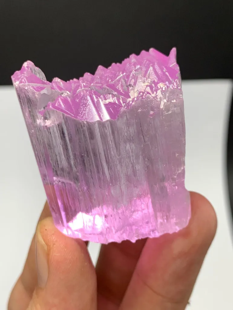 82 Carats Beautiful Purple Kunzite Crystal image