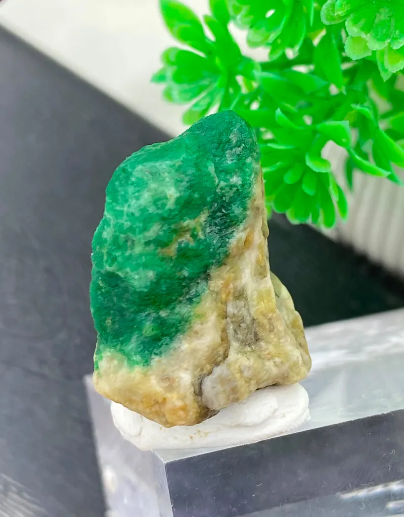 98 Ct Green Emerald Specimen, Origin Swat Valley Pakistan - image 4