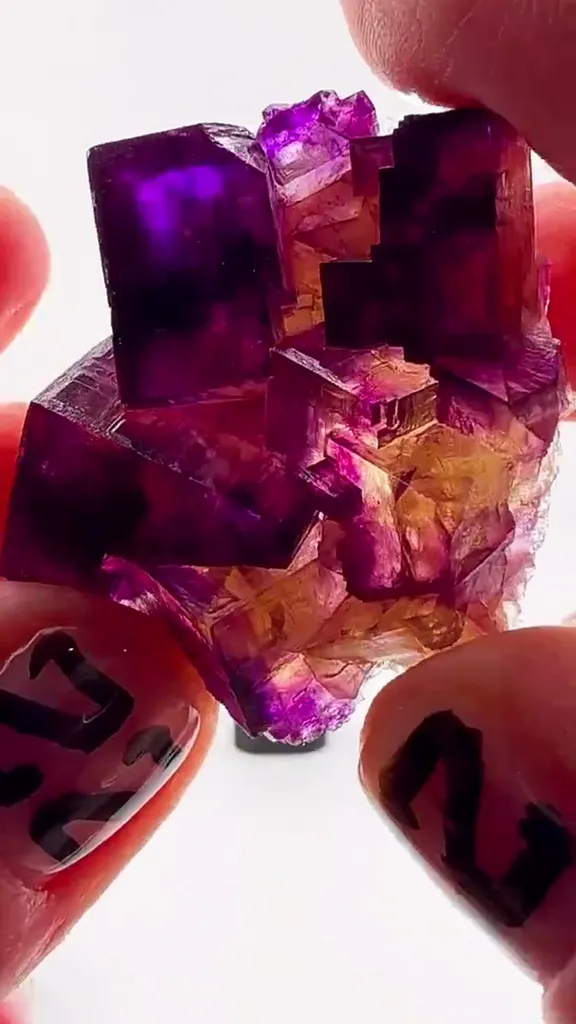A tiny masterpiece from one of the most legendary Fluorite localities on Earth - image 4