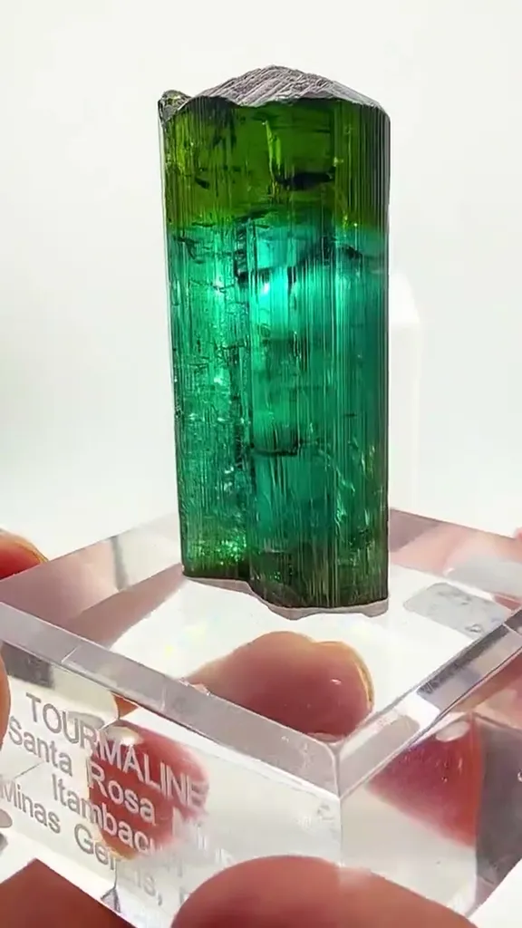A window into the heart of a Tourmaline - image 4