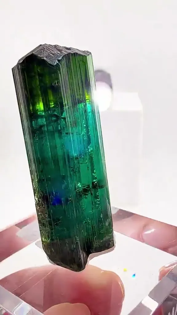 A window into the heart of a Tourmaline - image 2