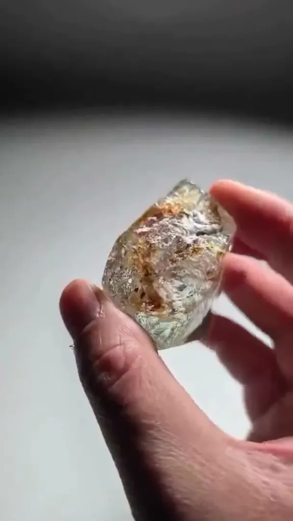 Absolutely massive, razor-clean Gem Topaz with just the right touch of… - image 4