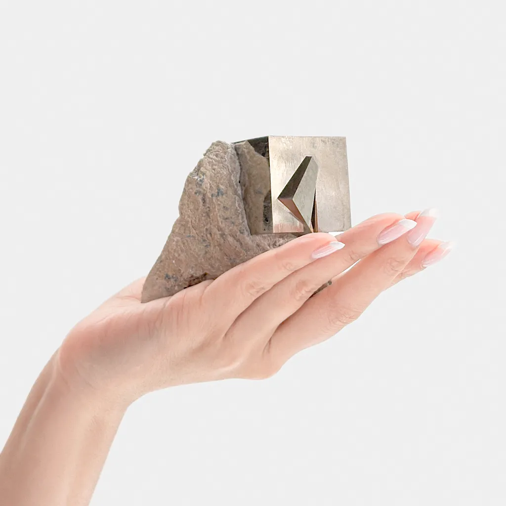 Abstract Single Cube on matrix - image 4