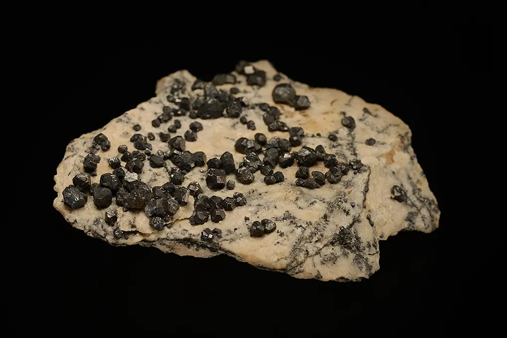 Acanthite - image 6