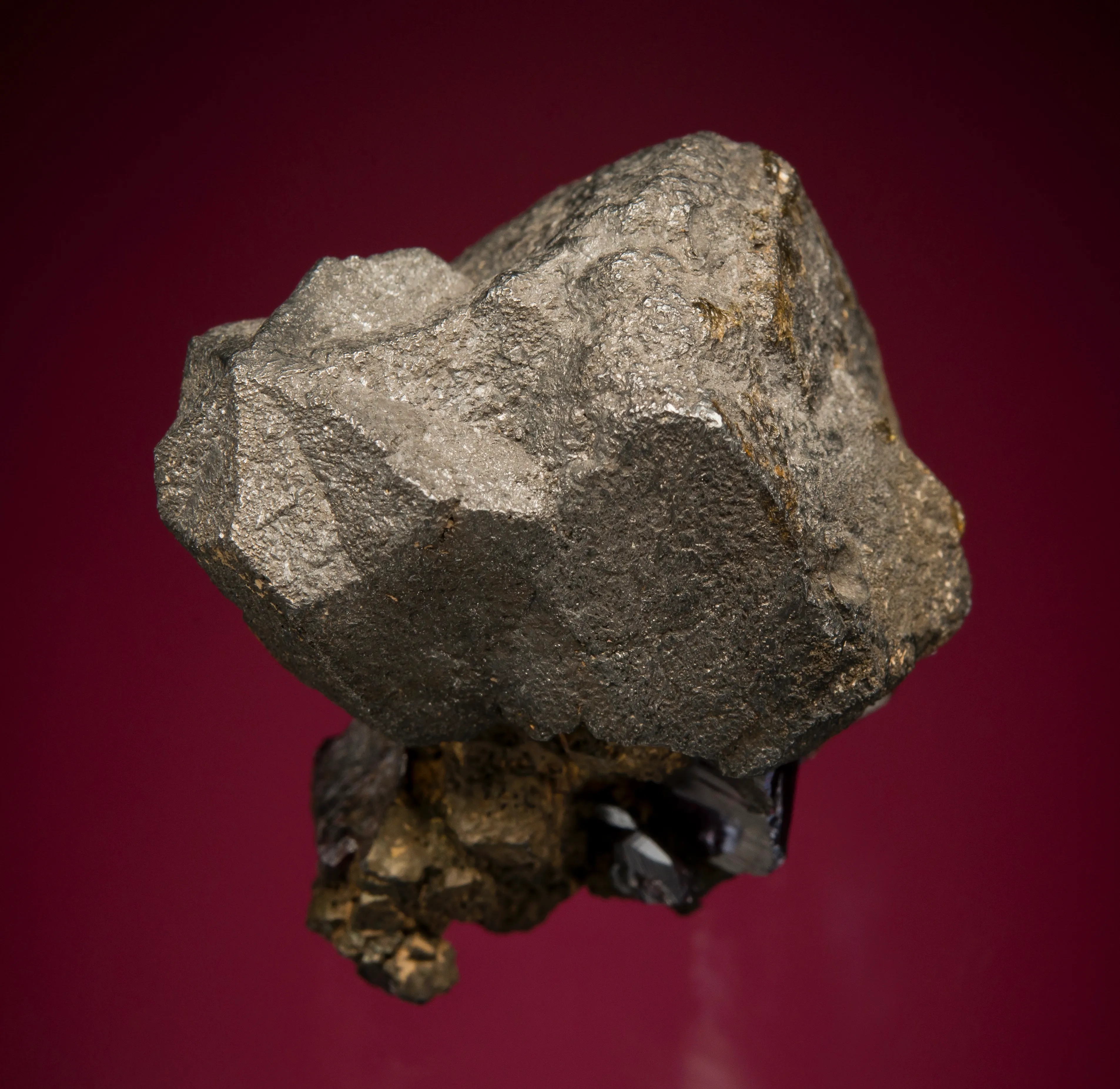Acanthite on proustite - image 1
