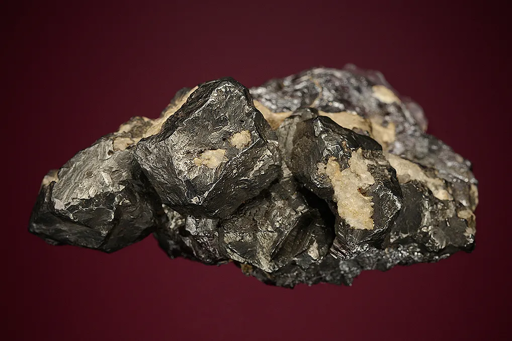 Acanthite on Pyrargyrite - image 6
