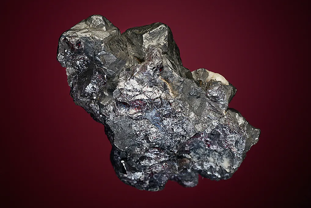Acanthite on Pyrargyrite - image 2