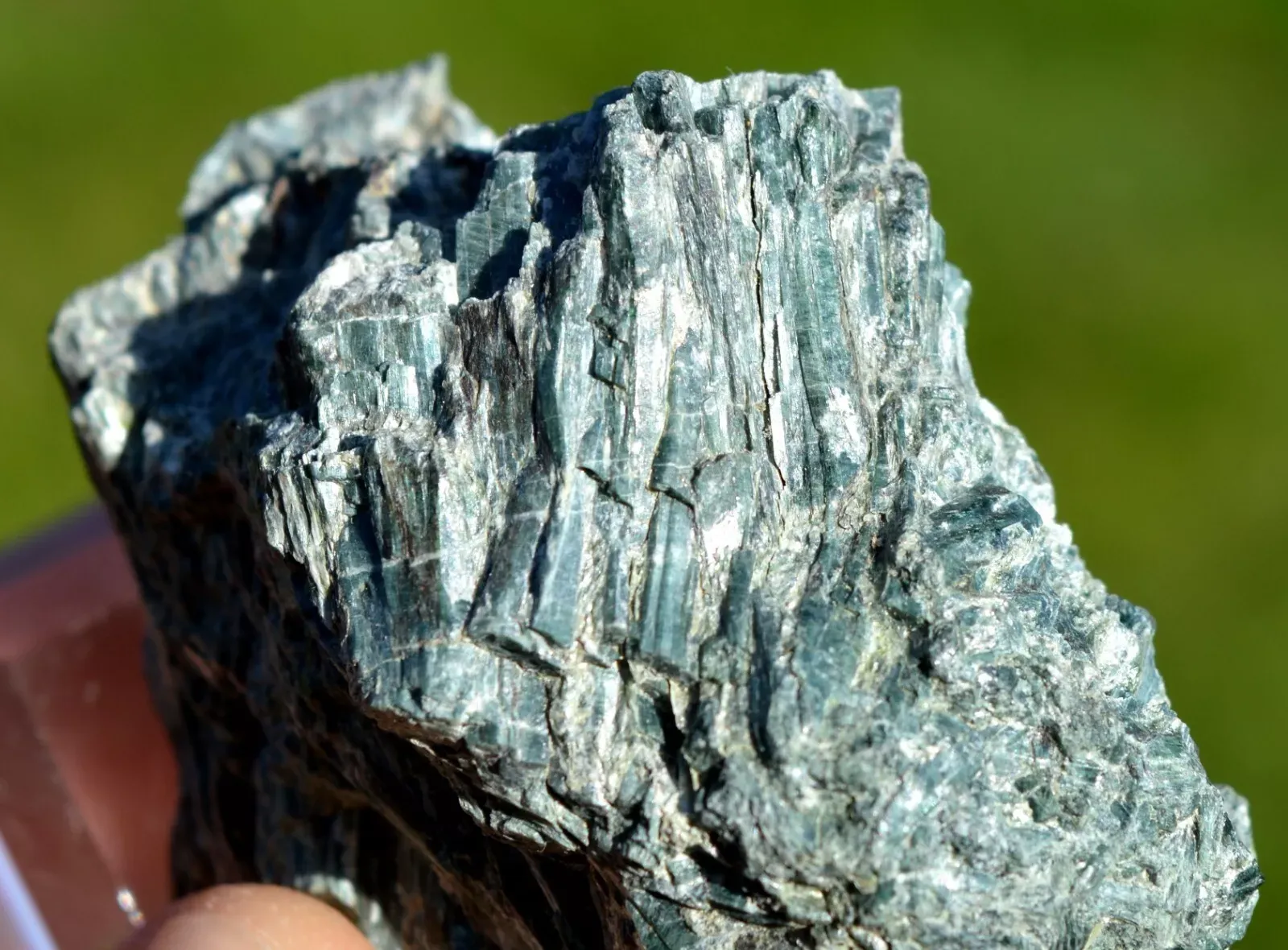 Actinolite 133 grams - Ticino, Switzerland - image 6