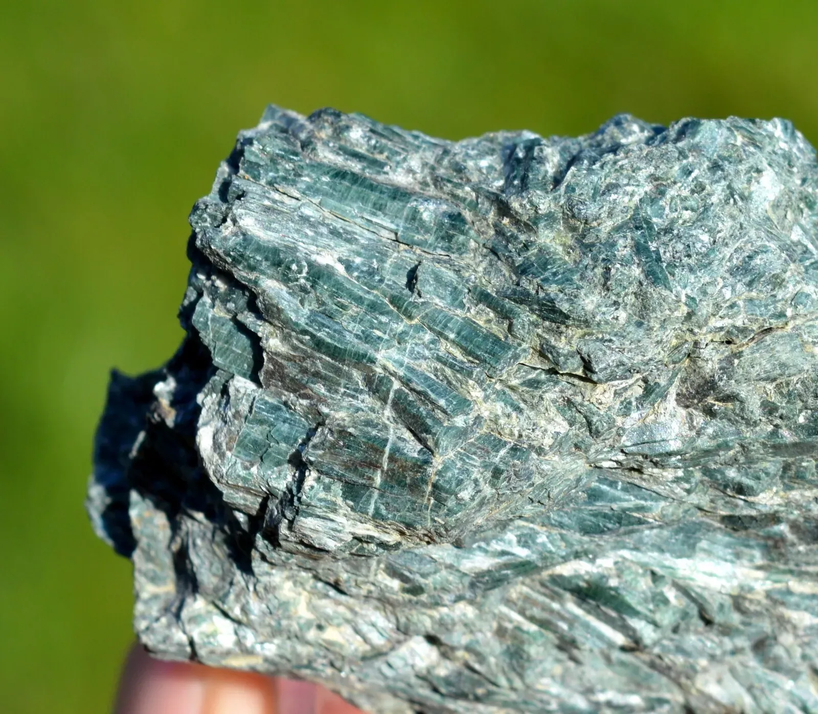 Actinolite 133 grams - Ticino, Switzerland - image 3
