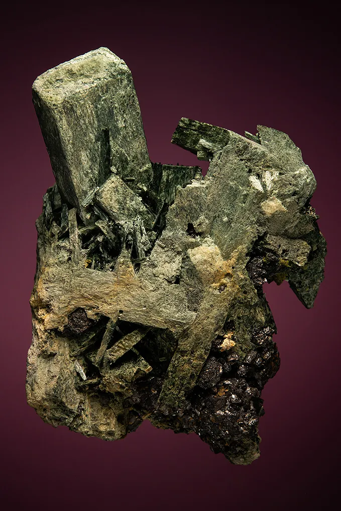Actinolite after Diopside "Uralite" image