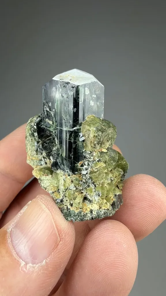 Actinolite - image 2