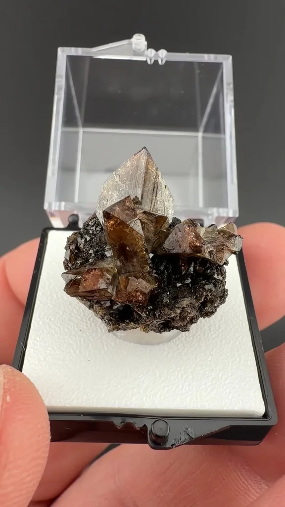 Adamite - image 2