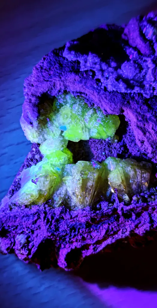 Adamite from Ojuela Mine, Mapimi, Mexico - image 8