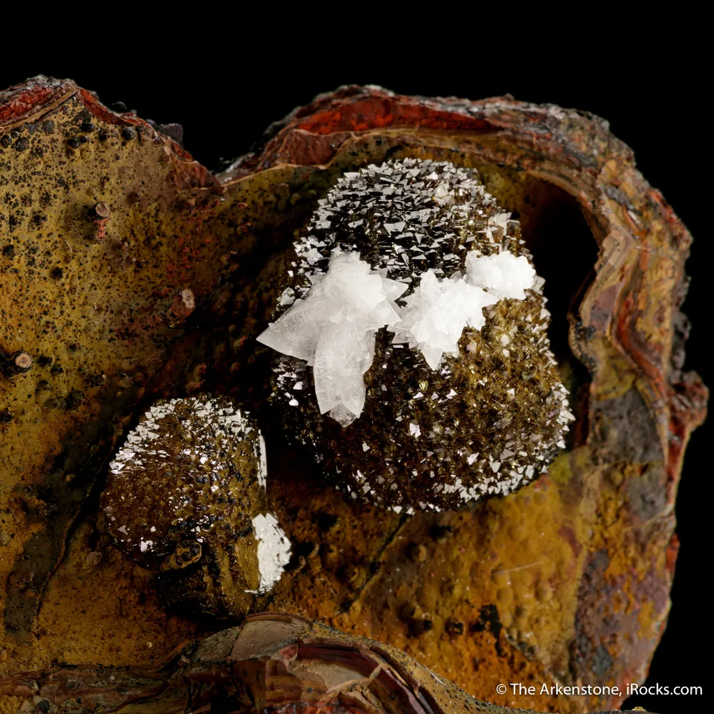 Adamite in Limonite pocket - image 6