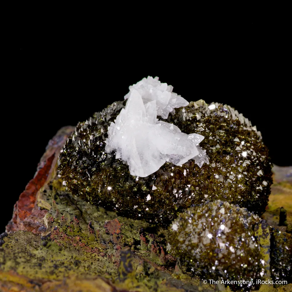 Adamite in Limonite pocket - image 7