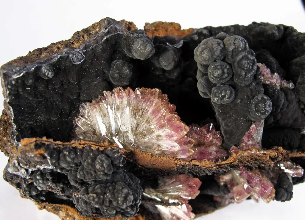Adamite (Manganoan) on Goethite - image 2