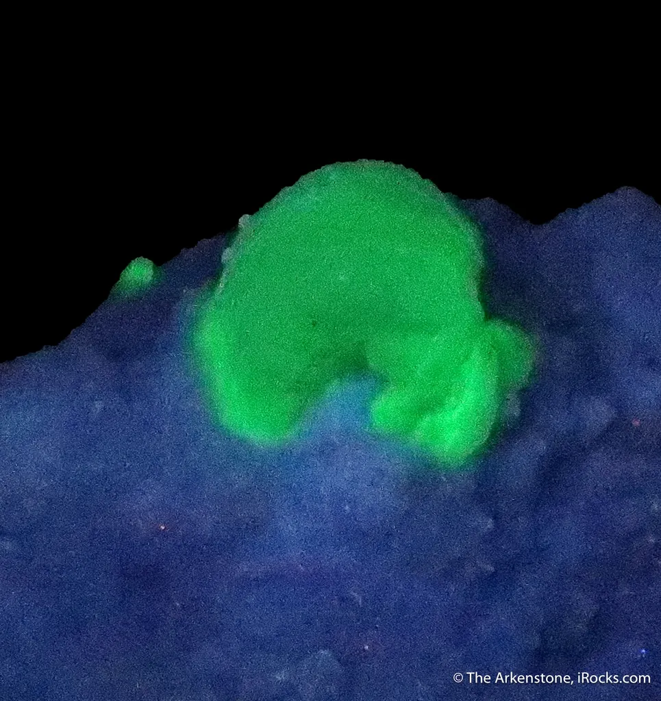 Adamite on Calcite - image 2