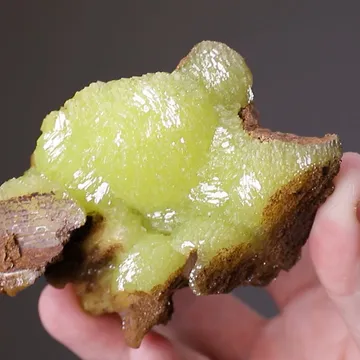 Adamite on Legrandite cast