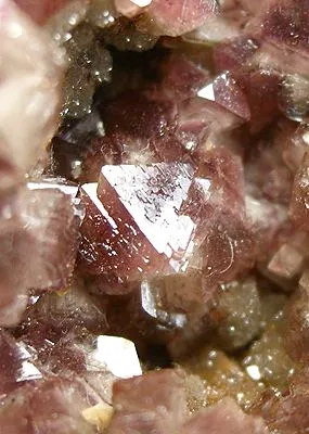 Adamite (Var: Manganoan Adamite) - image 2